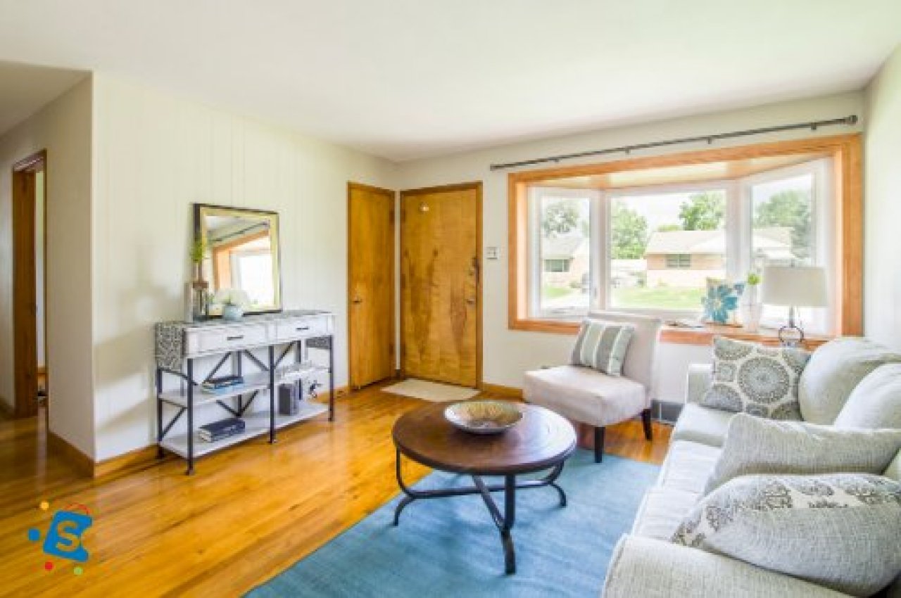 A Guide to Buying the Right Used Furniture and Electronics for Your Home.