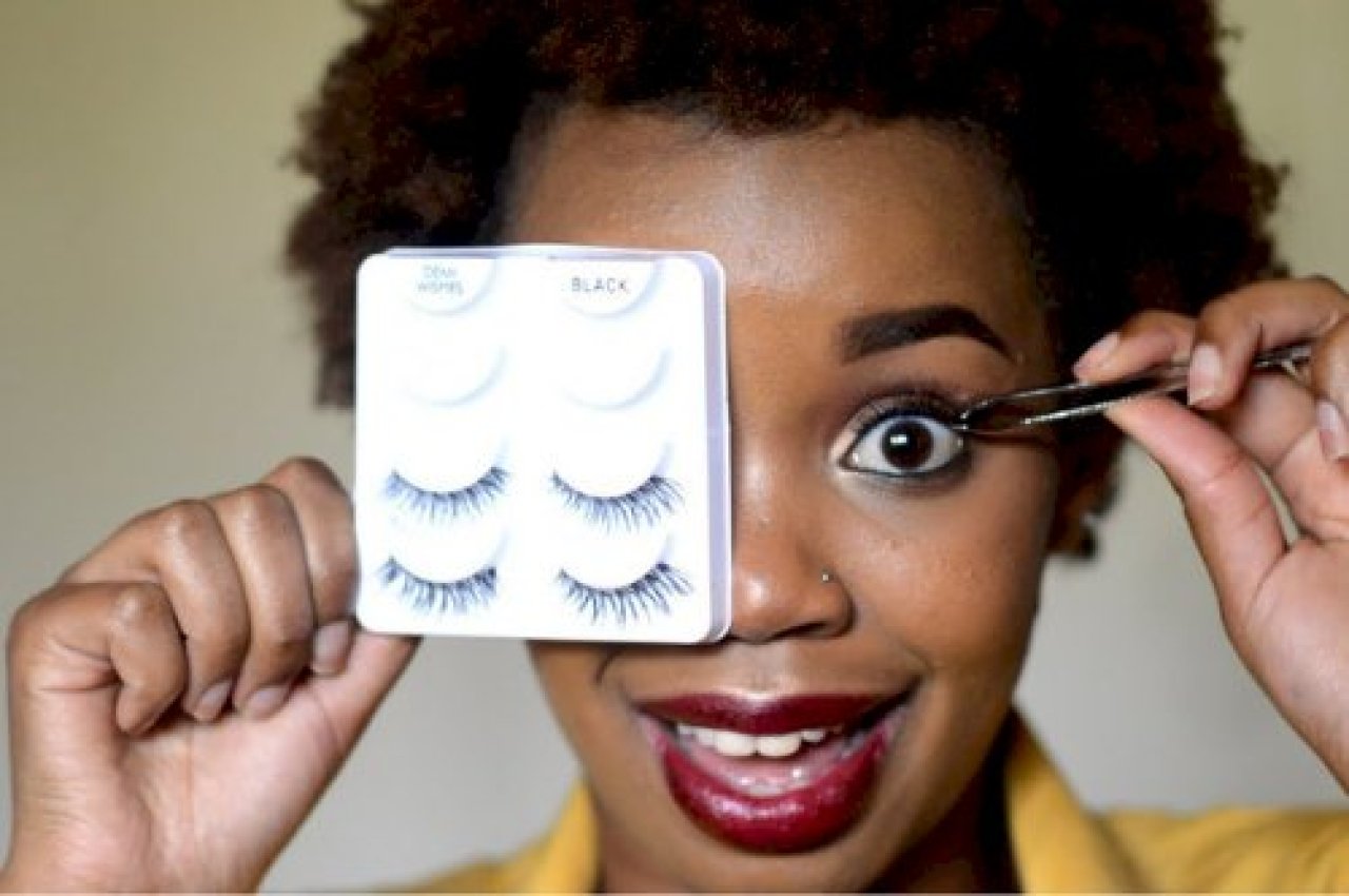 Here's How to Apply False Eyelashes Like A Pro.