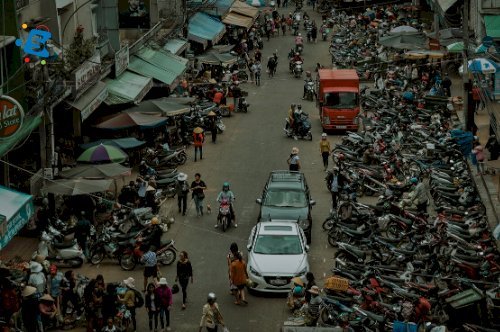 Scarcity, Quality, and Price: Driving Forces in The Secondhand Market.