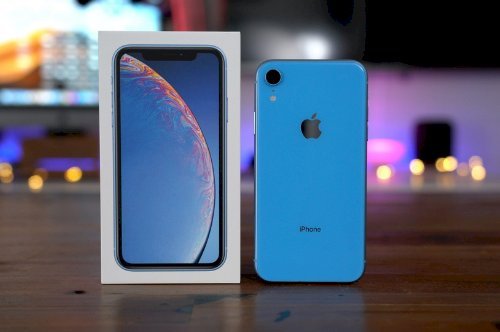 Product Features of iPhone XR and Reviews.