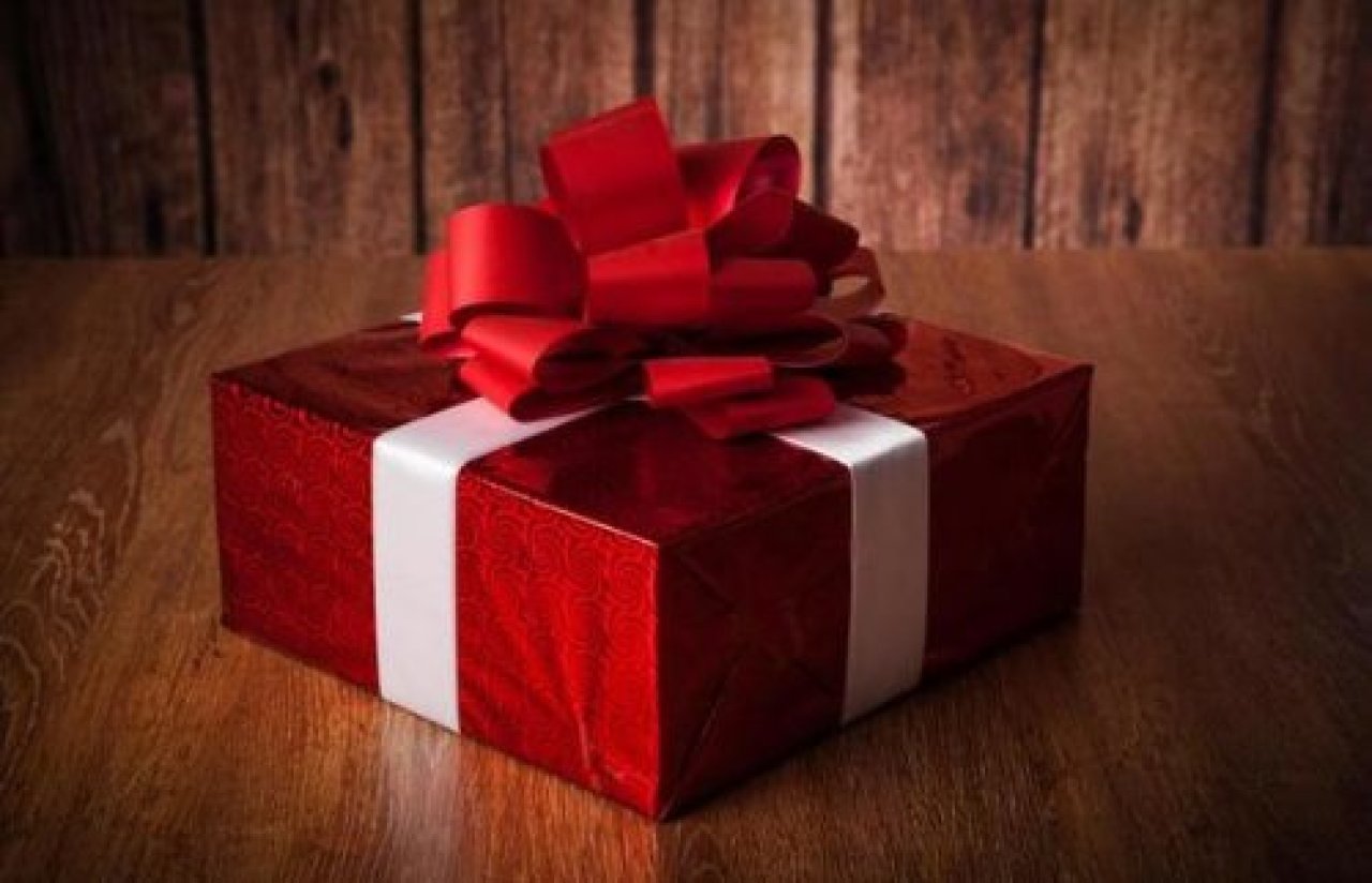 10 Creative Birthday Gift Ideas for Her.
