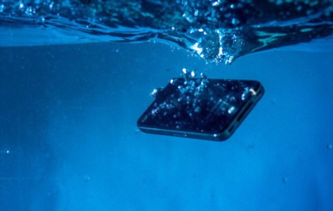5 Tips to Fix Your Water-Damaged Smartphone