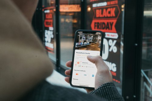 Online Shopping: When Expectations Clash with Reality