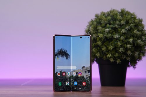 The 2025 Foldable Phone War: Samsung vs. Apple vs. Google
