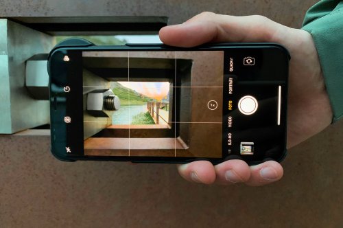 The First 3D Holographic Smartphones – Are They Worth the Hype?