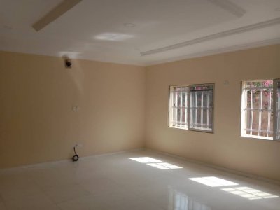 Tastefully finished 4 bedroom duplex and 2 bedroom flat at Iyaganku GRA, Ibadan 3