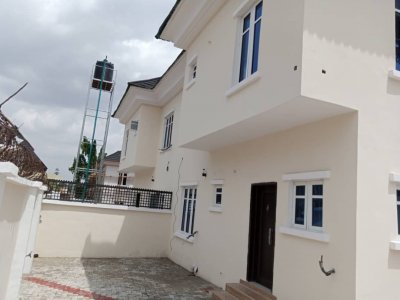 Tastefully finished 4 bedroom duplex and 2 bedroom flat at Iyaganku GRA, Ibadan 8