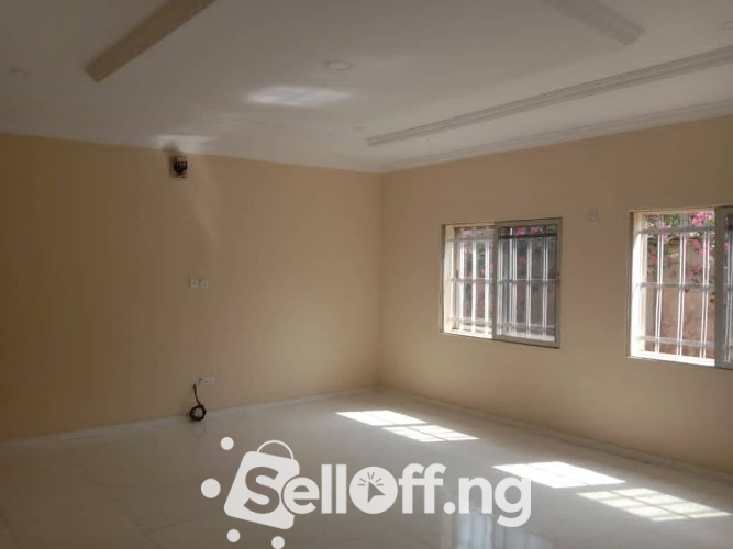 Tastefully finished 4 bedroom duplex and 2 bedroom flat at Iyaganku GRA, Ibadan