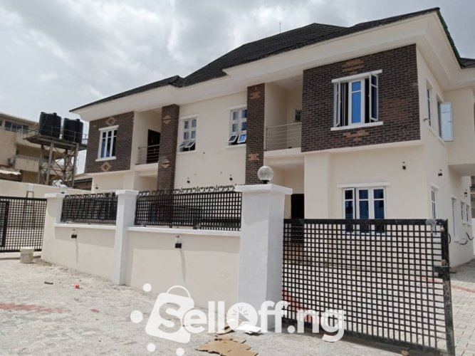 Newly built 4 bedroom detached duplex for sale at Jericho GRA, self compound.
