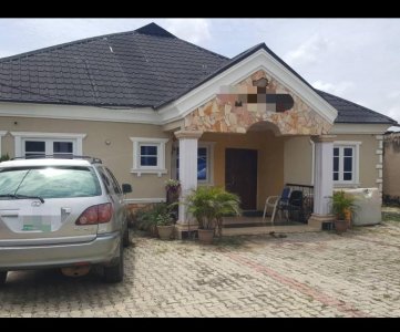 4 Bedroom Bungalow With 2 Rooms Challet At Akin Allen Avenue, Oluyole Estate