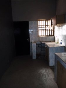 A modern 3 Bedroom flat with  all facilities @ Cele Rainbow (Off Tiper Garage Road), Ibadan. 4