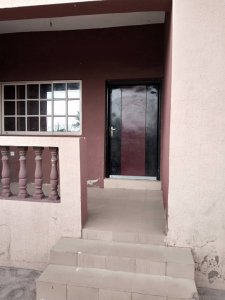A modern 3 Bedroom flat with  all facilities @ Cele Rainbow (Off Tiper Garage Road), Ibadan. 3
