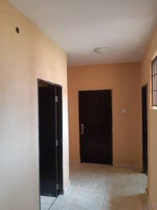 7 unit of newly renovated 3bedrooms and 2 units of 2bedrooms situated at Agodi UCH Area Carlton Gate Exclusive Hotel. 4