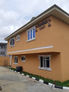 7 unit of newly renovated 3bedrooms and 2 units of 2bedrooms situated at Agodi UCH Area Carlton Gate Exclusive Hotel.