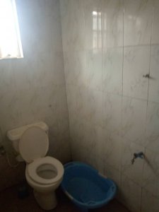 3bedroom flat  at idi ahun elebu 4