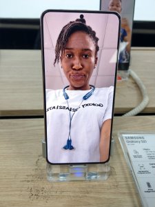 Samsung Galaxy S21 phone.