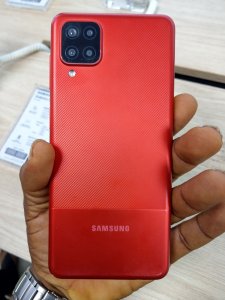 Samsung Galaxy  A12 - RED.