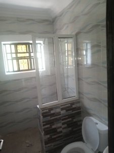 3 bed rooms apartment at elebu oluyole. 6