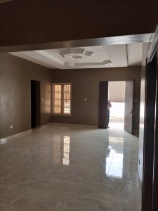 3 bedrooms flat at Jericho, spacious, new building and all rooms ensuite. 6