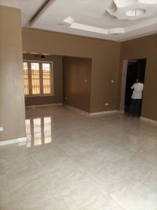 3 bedrooms flat at Jericho, spacious, new building and all rooms ensuite. 4