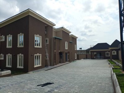 3 bedrooms flat at Jericho, spacious, new building and all rooms ensuite.