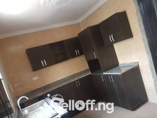 Newly renovated 3bed room flat with all modern facilities @ Abegunde Off Orita challenge, Ibadan.