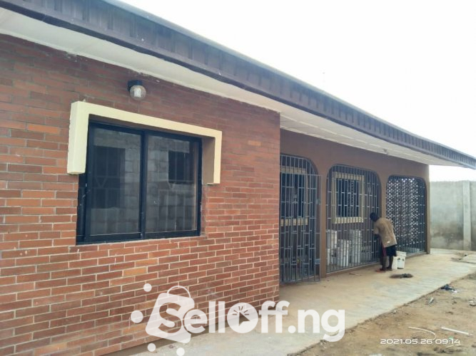 Newly renovated 3 bedroom bungalow at Cherry Lane, Olusoji, off Akala Express, Ibadan