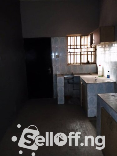 Modern 3 Bedroom Flat With All Facilities At Cele Rainbow (off tiper garage road)