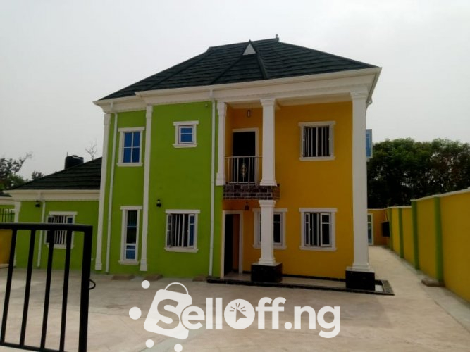 Tastefully finished 2nos of 4 bedroom detached house at Larry Estate, Oluyole, Ibadan for sale.
