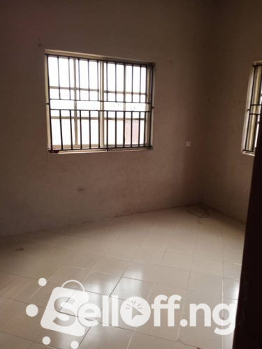 A modern 3 Bedroom flat with  all facilities @ Cele Rainbow (Off Tiper Garage Road), Ibadan.
