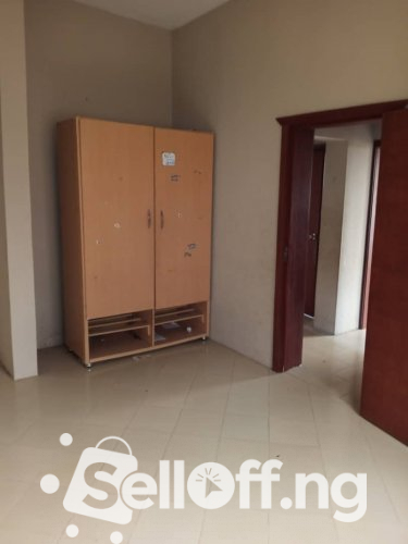 A modern 3 Bedroom flat with  all facilities @ Cele Rainbow (Off Tiper Garage Road), Ibadan.
