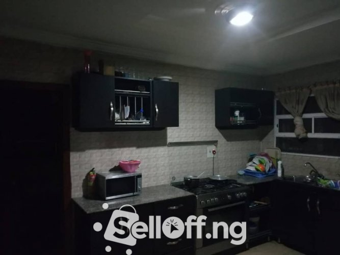 Four bedrooms bungalow all rooms ensuites with C of O Commodore area, Elebu, Ibadan for sale.