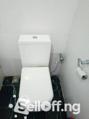 Four bedrooms bungalow all rooms ensuites with C of O Commodore area, Elebu, Ibadan for sale.