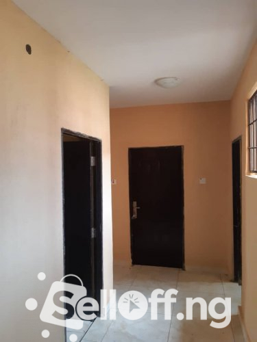 7 unit of newly renovated 3bedrooms and 2 units of 2bedrooms situated at Agodi UCH Area Carlton Gate Exclusive Hotel.