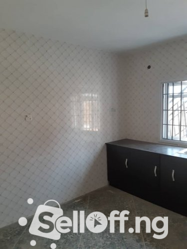 7 unit of newly renovated 3bedrooms and 2 units of 2bedrooms situated at Agodi UCH Area Carlton Gate Exclusive Hotel.