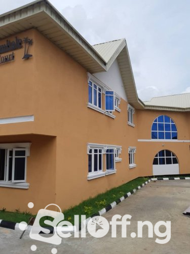 7 unit of newly renovated 3bedrooms and 2 units of 2bedrooms situated at Agodi UCH Area Carlton Gate Exclusive Hotel.