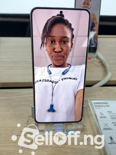 Samsung Galaxy S21 phone.