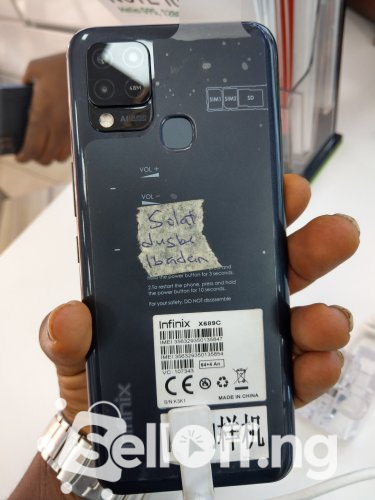 Infinix Hot 10 phone.