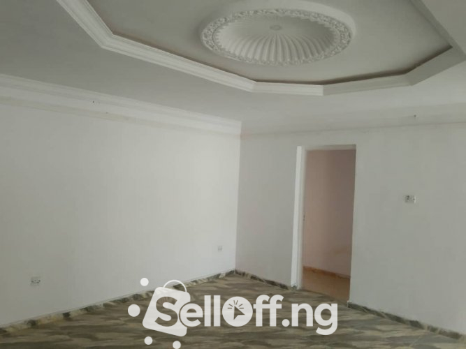 To let: 3bedroom flat at Olusoji, Oluyole estate off Akala Express, Ibadan.