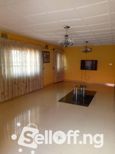 4 bed rooms apartment at green gate oluyole