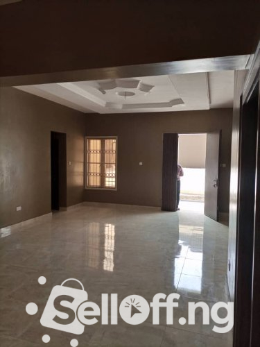 3 bedrooms flat at Jericho, spacious, new building and all rooms ensuite.