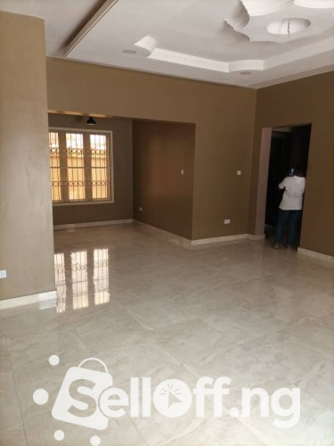 3 bedrooms flat at Jericho, spacious, new building and all rooms ensuite.