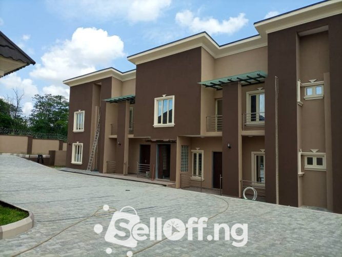 3 bedrooms flat at Jericho, spacious, new building and all rooms ensuite.