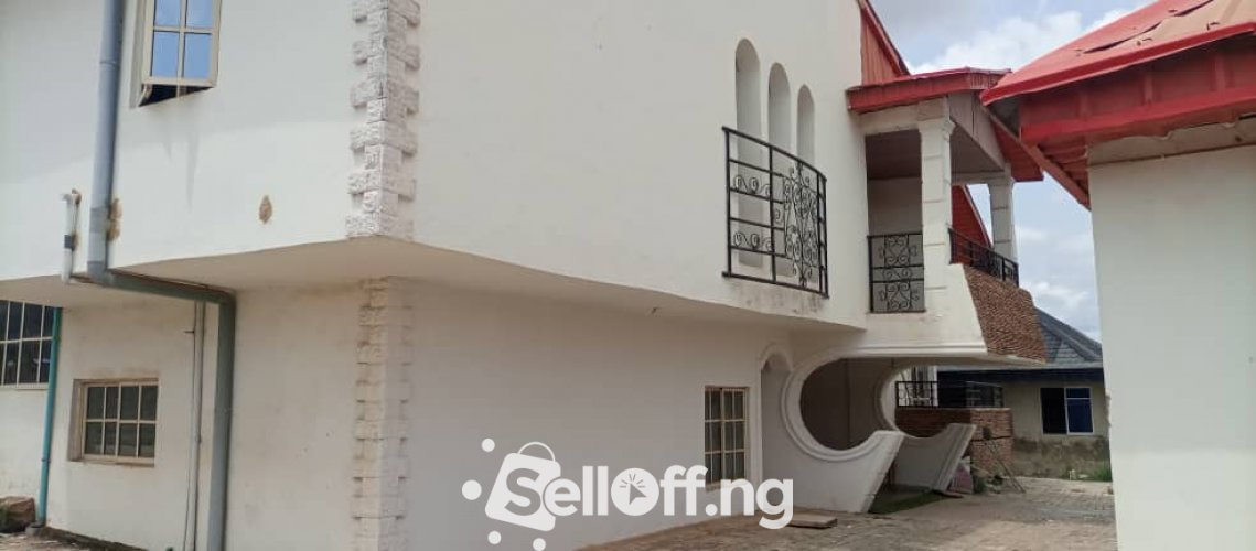 4 bedrooms duplex  all rooms ensuite at orange gate oluyole Sharp corner.