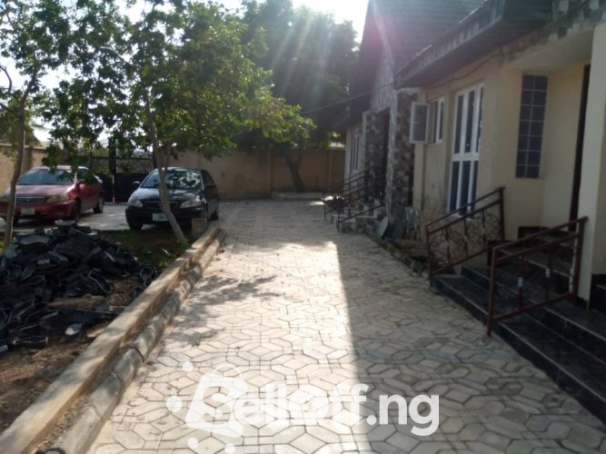 3 bed room apartment at orange gate Oluyole ( 2 in a compound )