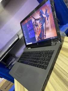 Hp 15 6th Gen Core i3 8