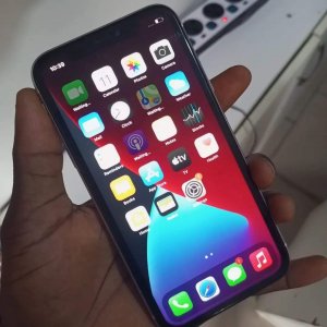 Clean apple iphone 11