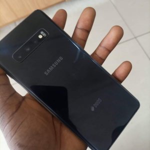 Samsung Galaxy S10+ 3