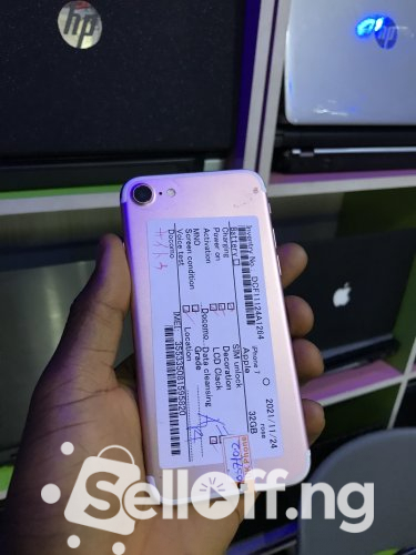  iPhone 7 with 32GB