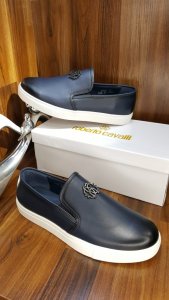 Original Roberto tennis shoe.